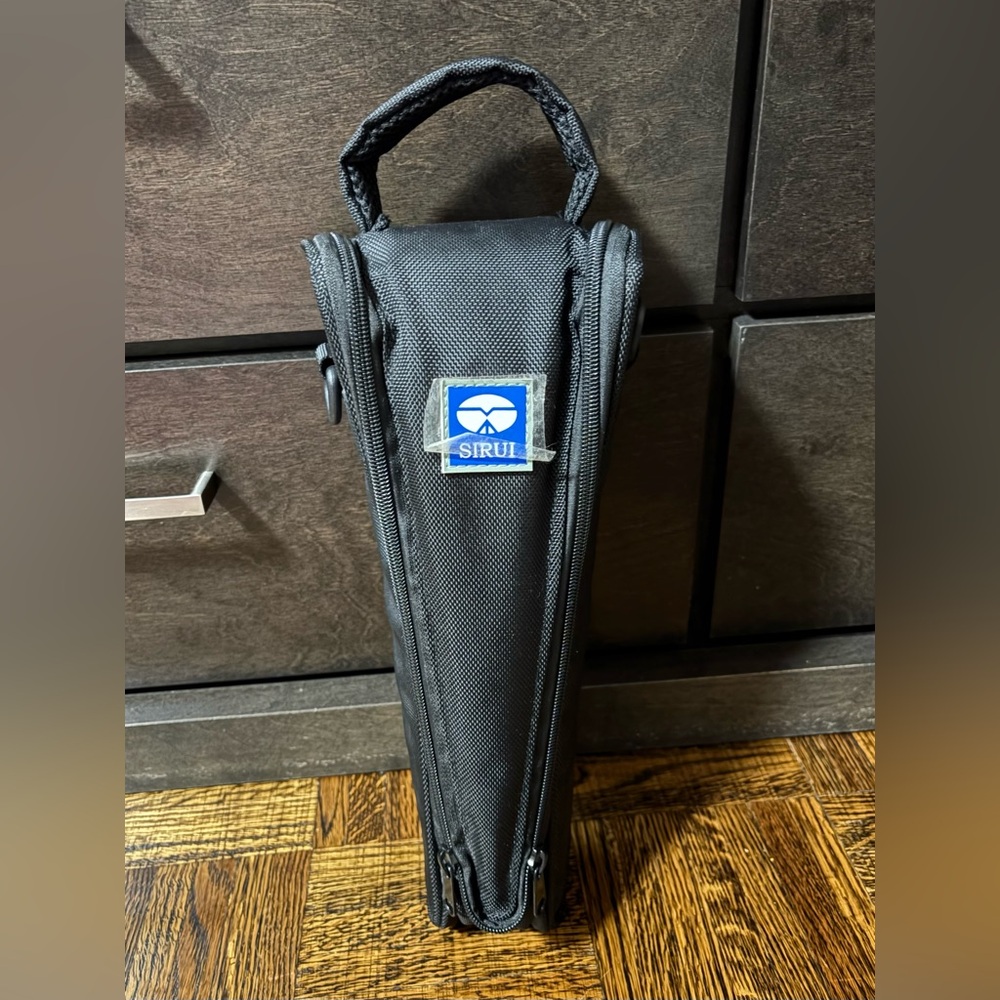 Sirui padded tripod carry case.